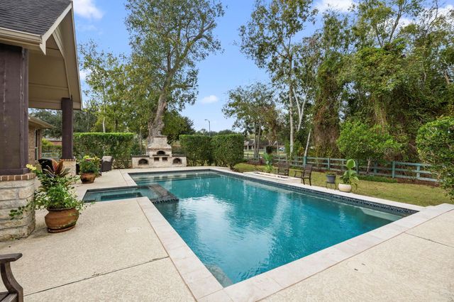 30502 Founders Pecan Street, Fulshear, TX 77441