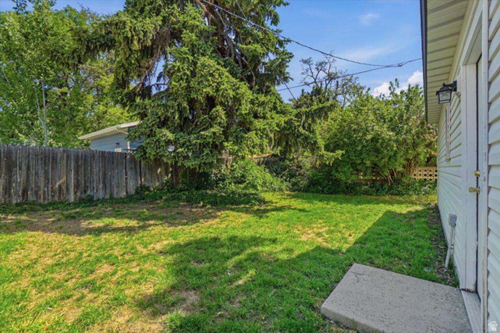 Image 24 of property listing at 2631 S CHADWICK ST, Salt Lake City, UT 84106