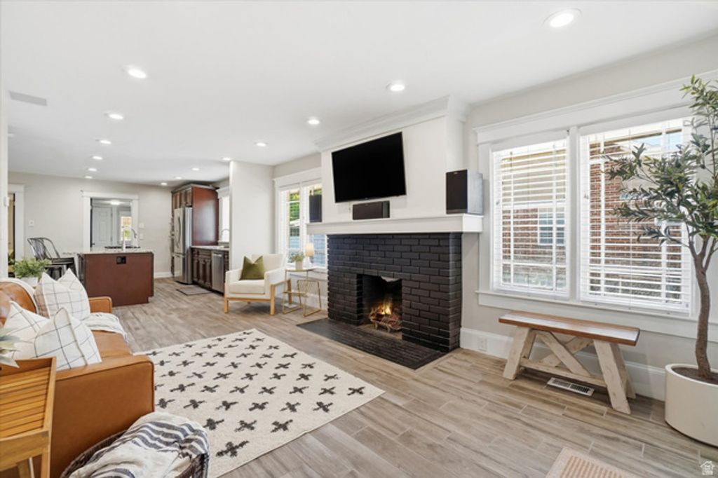 Image 4 of property listing at 2631 S CHADWICK ST, Salt Lake City, UT 84106