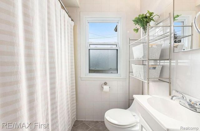 2217 E 10 Mile Road, Royal Oak, MI 48067