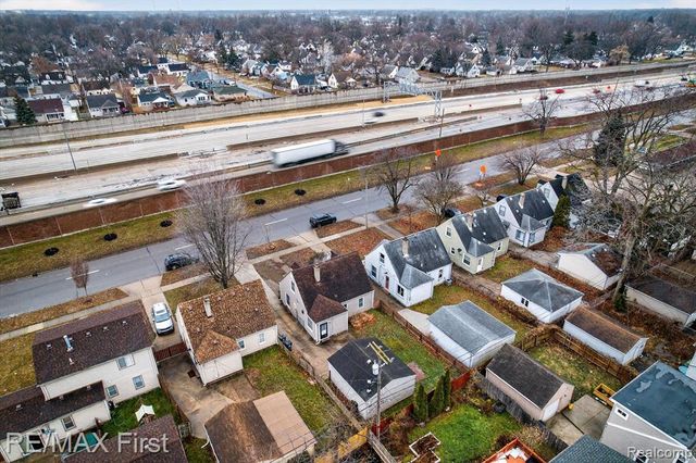 2217 E 10 Mile Road, Royal Oak, MI 48067