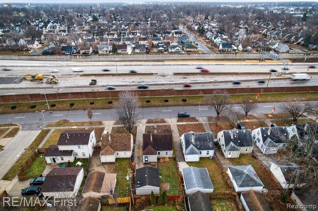 2217 E 10 Mile Road, Royal Oak, MI 48067