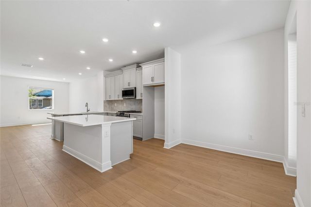 8123 SEAFLOWER PARKWAY, Bradenton, FL 34210