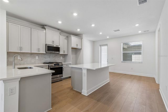 8123 SEAFLOWER PARKWAY, Bradenton, FL 34210