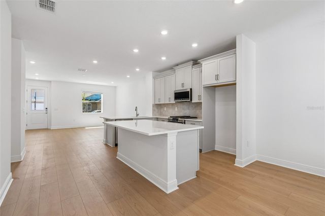 8123 SEAFLOWER PARKWAY, Bradenton, FL 34210