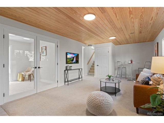 8836 Marathon Rd, Niwot, CO 80503