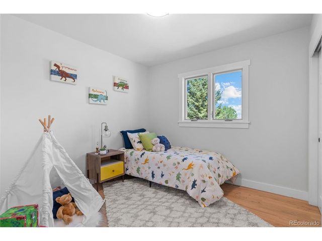 8836 Marathon Rd, Niwot, CO 80503