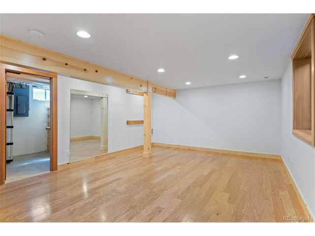 8836 Marathon Rd, Niwot, CO 80503