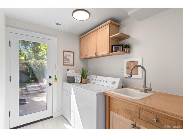 8836 Marathon Rd, Niwot, CO 80503