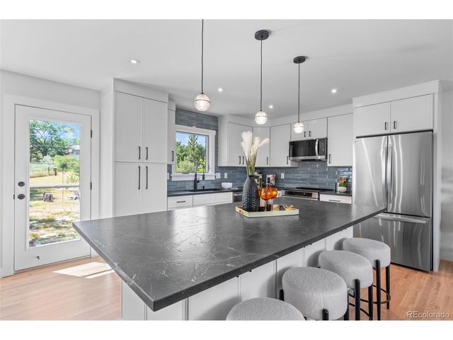 8836 Marathon Rd, Niwot, CO 80503