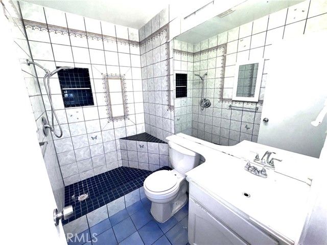 700 W 3rd B107, Santa Ana, CA 92701