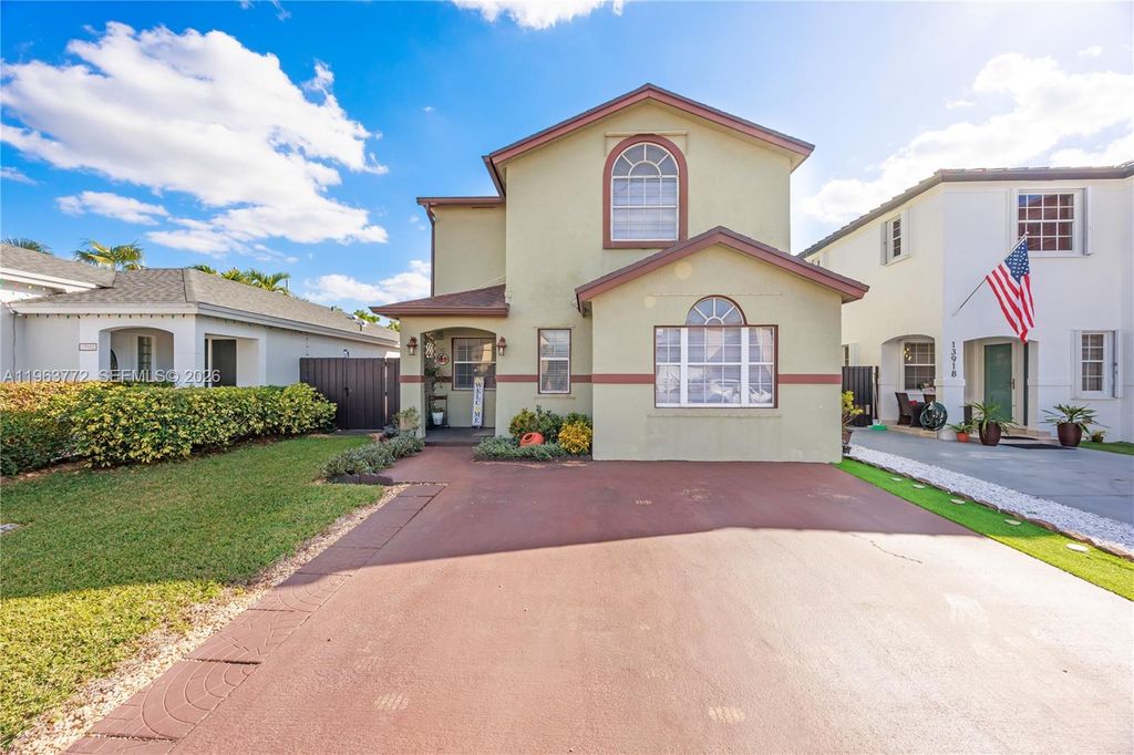 13910 SW 163rd St, Miami, FL 33177