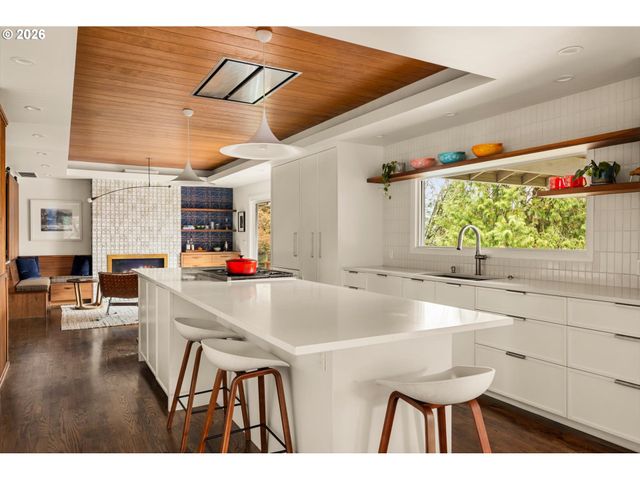 7175 Sw DOGWOOD Pl, Portland, OR 97225