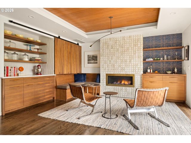 7175 Sw DOGWOOD Pl, Portland, OR 97225