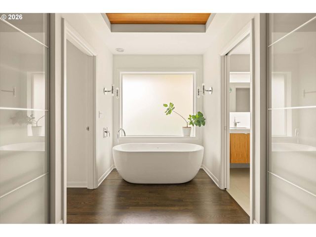 7175 Sw DOGWOOD Pl, Portland, OR 97225