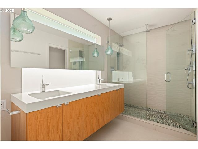 7175 Sw DOGWOOD Pl, Portland, OR 97225