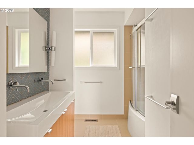 7175 Sw DOGWOOD Pl, Portland, OR 97225