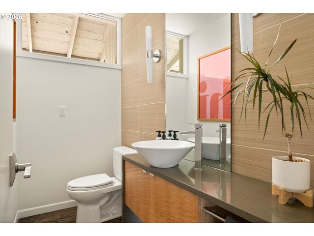 7175 Sw DOGWOOD Pl, Portland, OR 97225