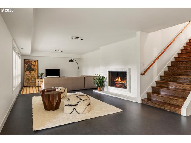 7175 Sw DOGWOOD Pl, Portland, OR 97225