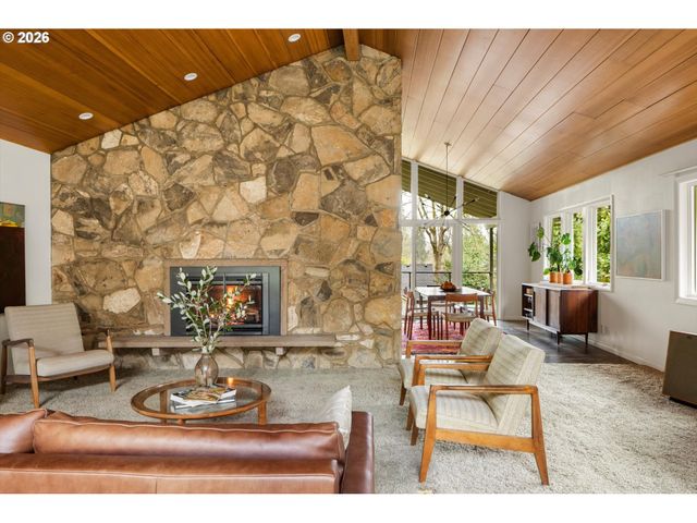 7175 Sw DOGWOOD Pl, Portland, OR 97225