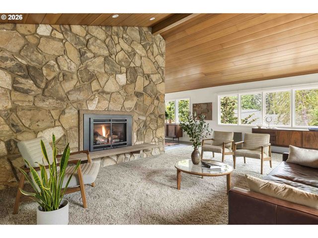 7175 Sw DOGWOOD Pl, Portland, OR 97225