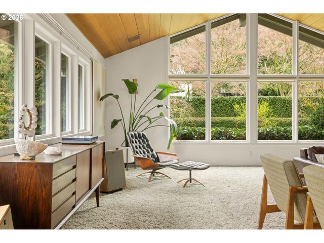 7175 Sw DOGWOOD Pl, Portland, OR 97225