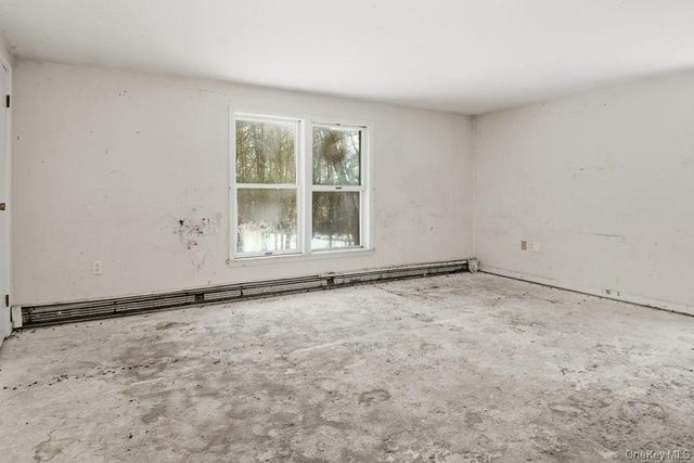 447 N Elting Corners Road, Highland, NY 12528