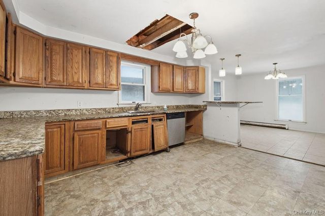 447 N Elting Corners Road, Highland, NY 12528