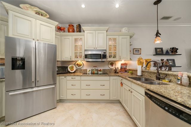 1147 Winter Green Street, Lake Placid, FL 33852