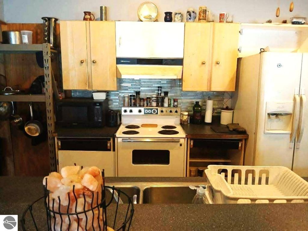 Image 11 of property listing at 4774 N Flamingo Drive, Traverse City, MI 49685