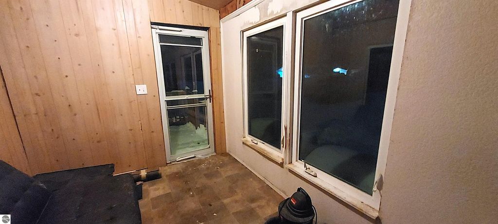 Image 13 of property listing at 4774 N Flamingo Drive, Traverse City, MI 49685