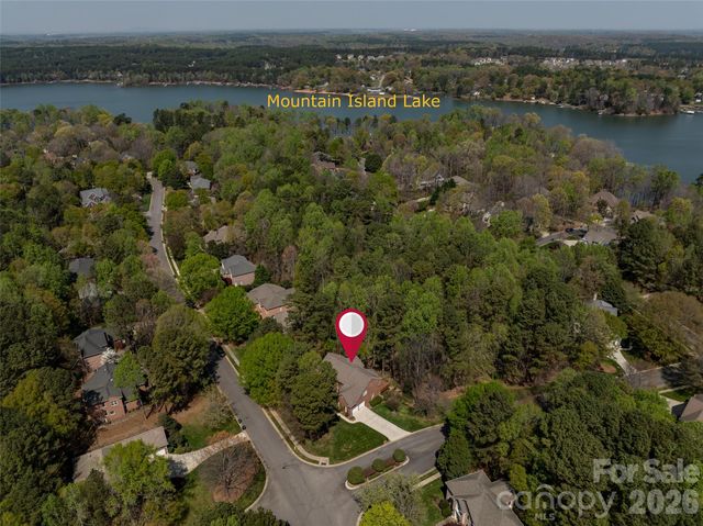 12532 Overlook Mountain Drive, Charlotte, NC 28216