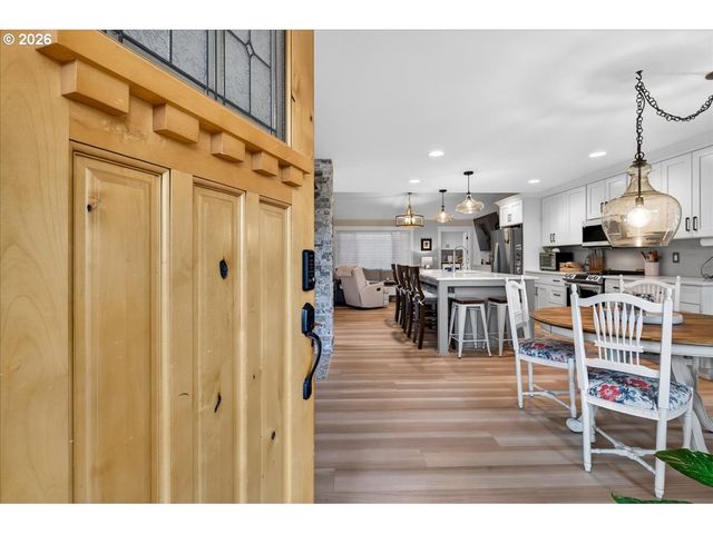 3935 Ne Brogden St, Hillsboro, OR 97124