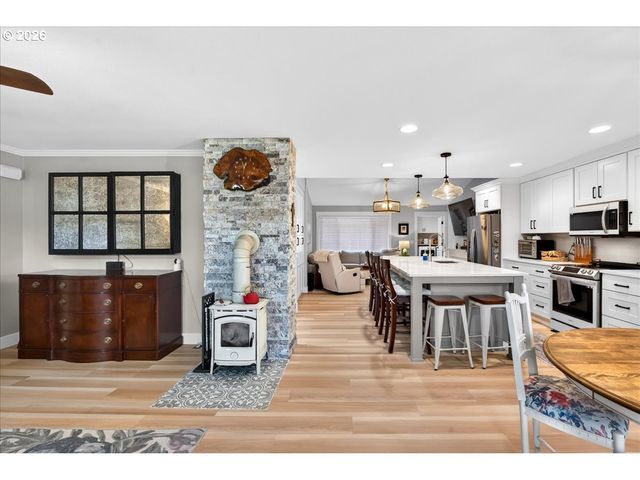 3935 Ne Brogden St, Hillsboro, OR 97124