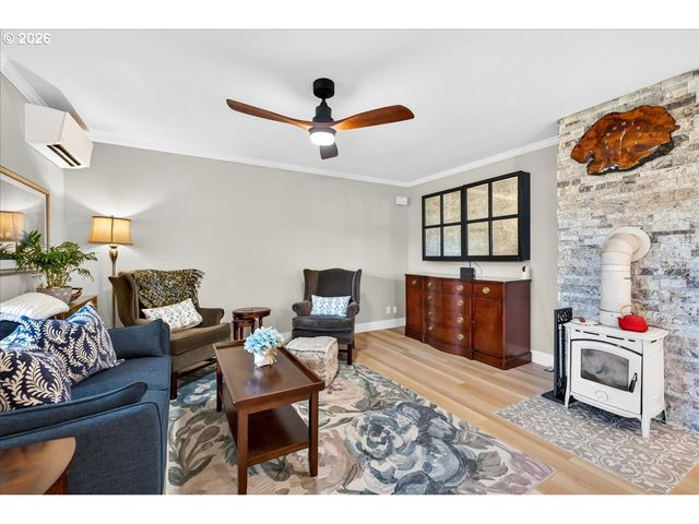 3935 Ne Brogden St, Hillsboro, OR 97124