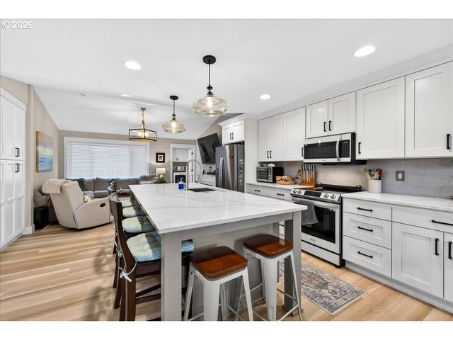 3935 Ne Brogden St, Hillsboro, OR 97124