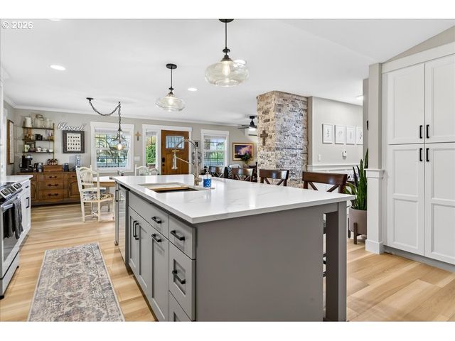 3935 Ne Brogden St, Hillsboro, OR 97124