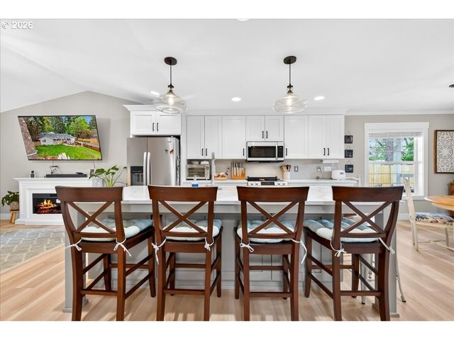 3935 Ne Brogden St, Hillsboro, OR 97124