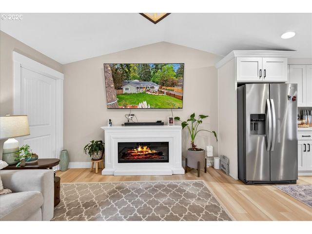 3935 Ne Brogden St, Hillsboro, OR 97124