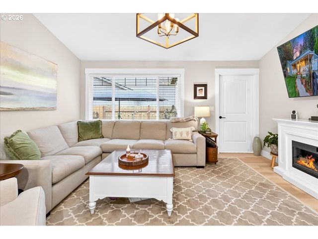 3935 Ne Brogden St, Hillsboro, OR 97124