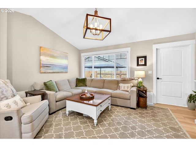 3935 Ne Brogden St, Hillsboro, OR 97124