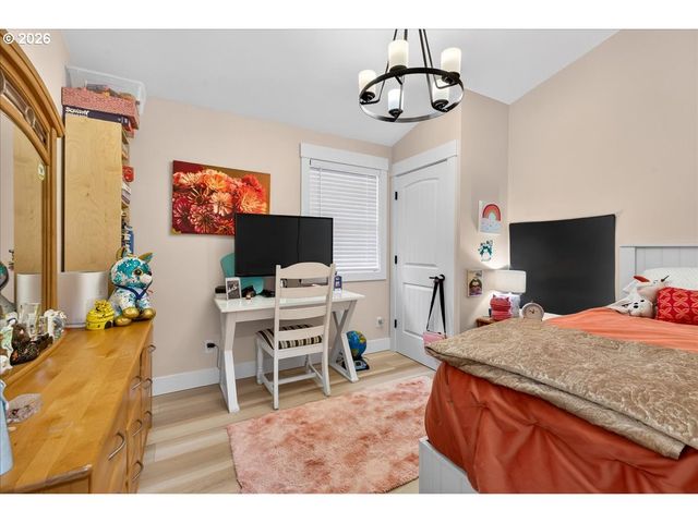 3935 Ne Brogden St, Hillsboro, OR 97124