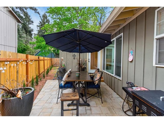 3935 Ne Brogden St, Hillsboro, OR 97124