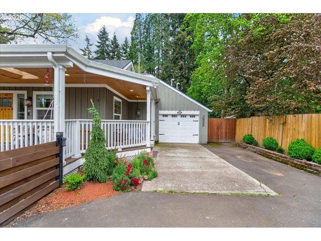 3935 Ne Brogden St, Hillsboro, OR 97124