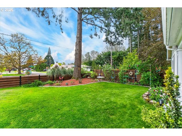 3935 Ne Brogden St, Hillsboro, OR 97124