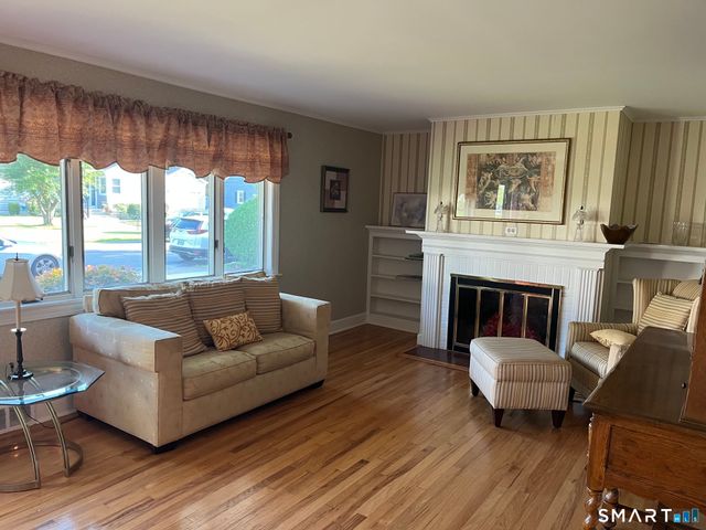 37 Fleetwood Drive, Waterbury, CT 06706