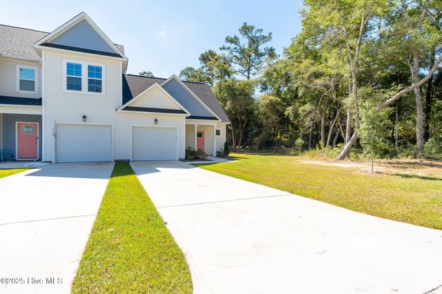 110 Bridge Point Circle, Swansboro, NC 28584