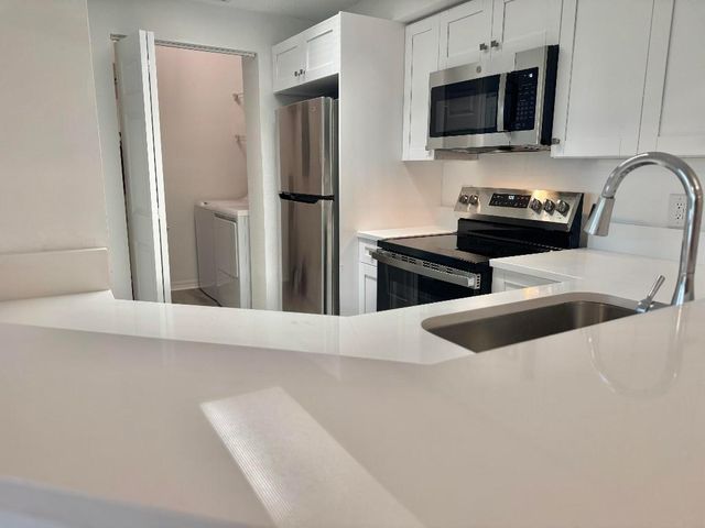 2725 Anzio Court 304, Palm Beach Gardens, FL 33410