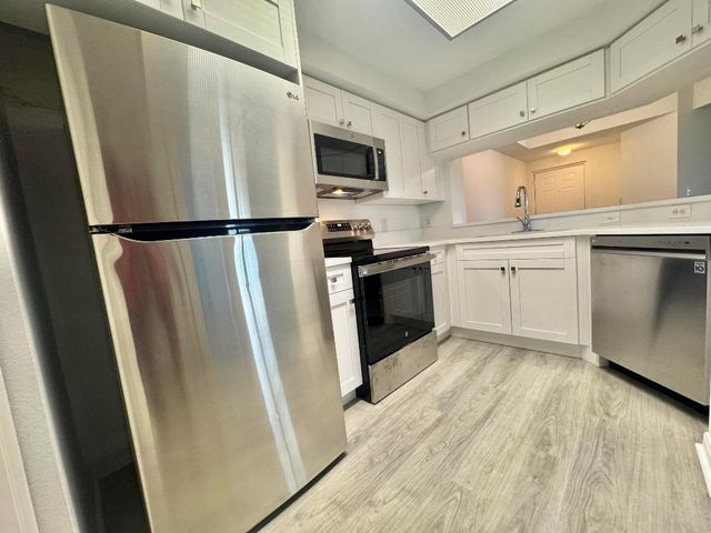 2725 Anzio Court 304, Palm Beach Gardens, FL 33410