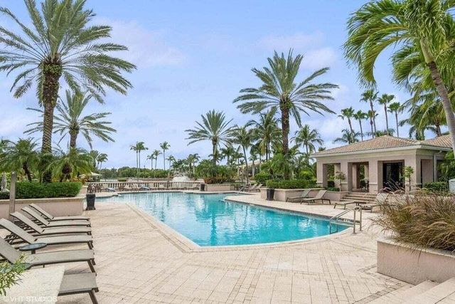 2725 Anzio Court 304, Palm Beach Gardens, FL 33410